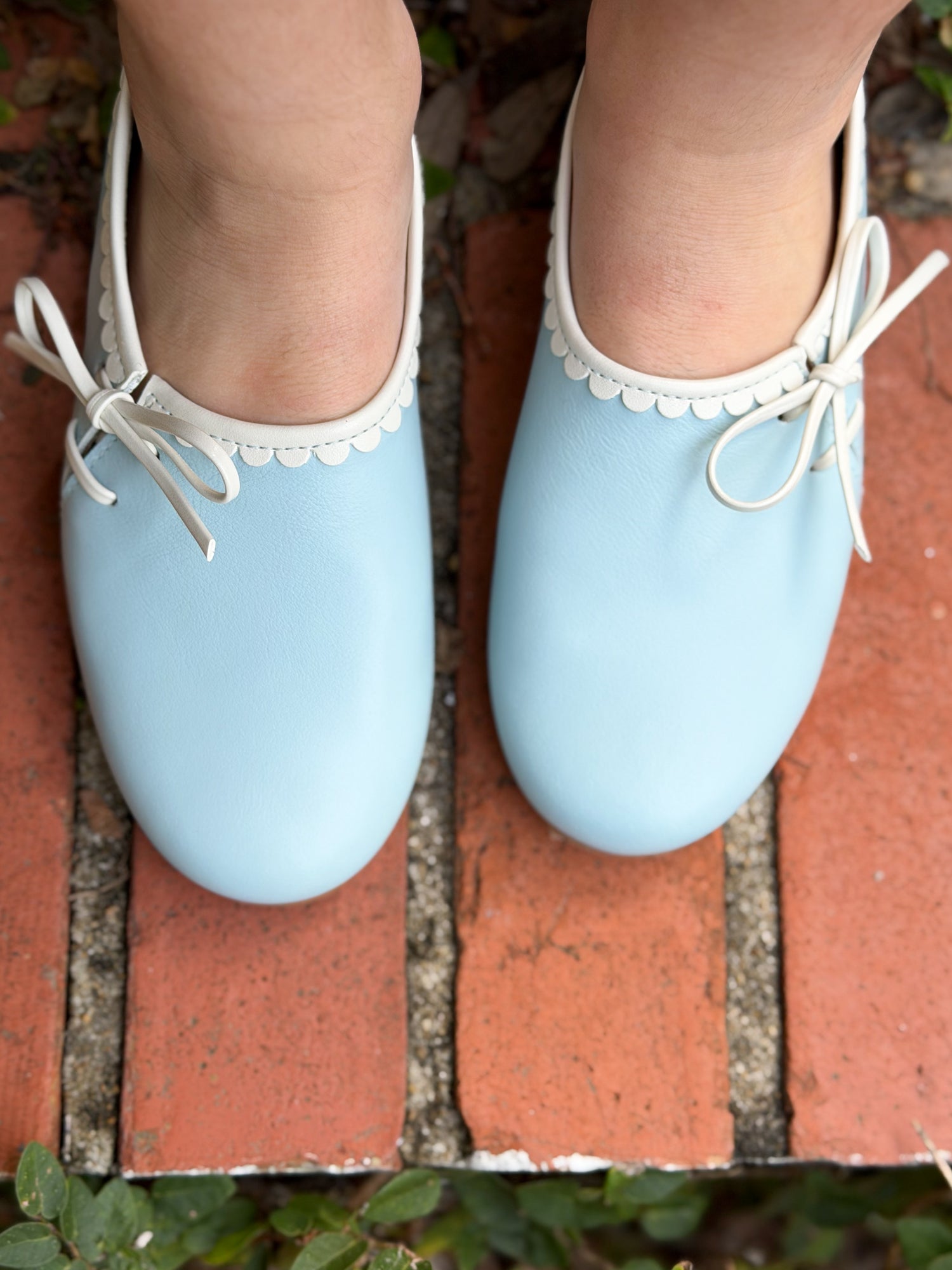 Beatrice Flat/ Blue/ Ecru Trim